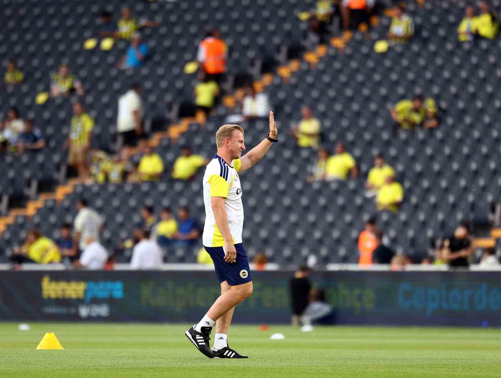 Fenerbahçe’de İsmail Kartal 4. dönemindeki ilk resmi maçına çıktı