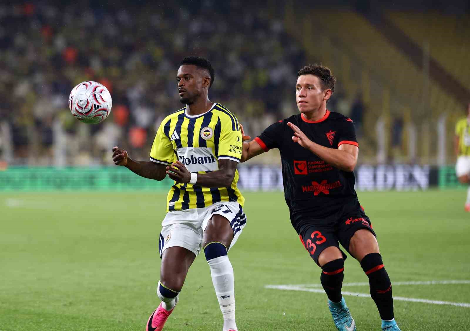 UEFA Şampiyonlar Ligi: Fenerbahçe: 0 - Gornik Zabrze: 0 (Maç devam ediyor)
