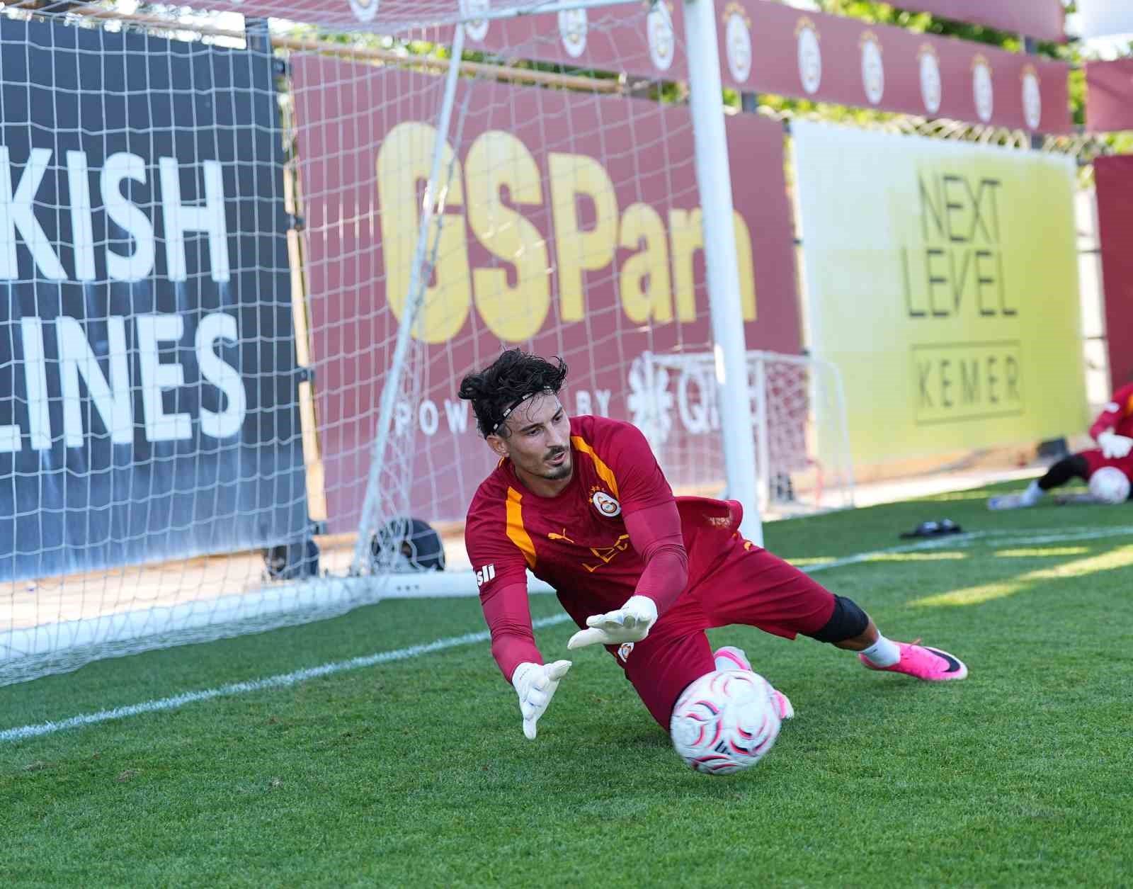Galatasaray, günü çift antrenmanla tamamladı