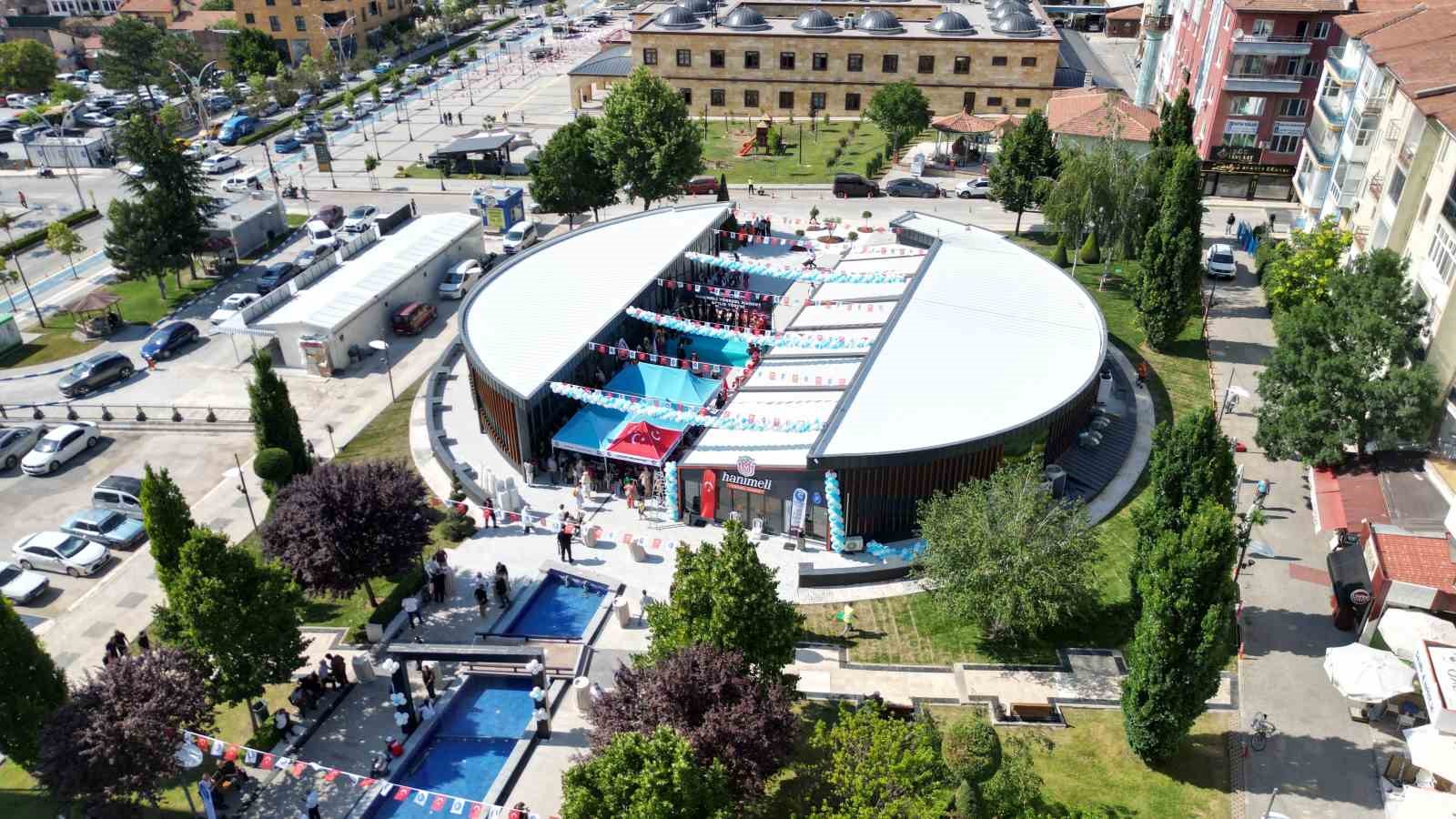 Çorum’da yerel üreticilerin ürünlerini vatandaşlarla buluşturan market hizmete açıldı