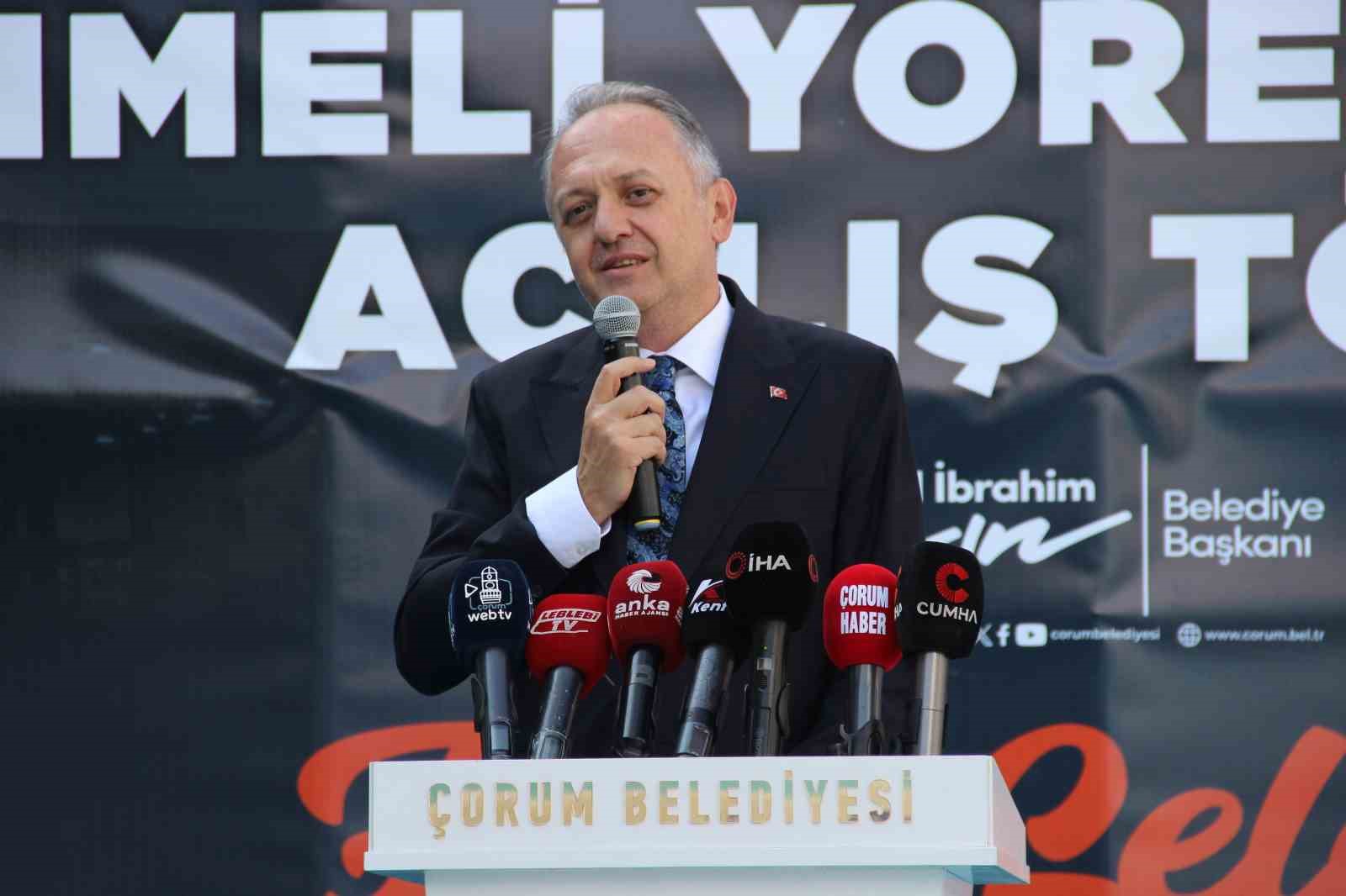 Çorum’da yerel üreticilerin ürünlerini vatandaşlarla buluşturan market hizmete açıldı