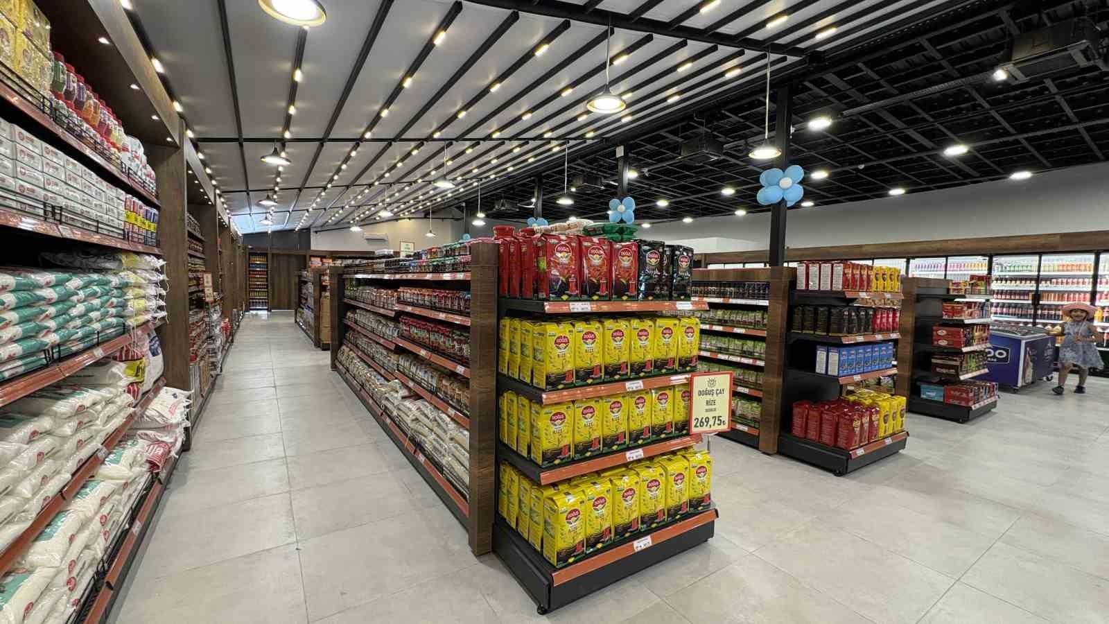 Çorum’da yerel üreticilerin ürünlerini vatandaşlarla buluşturan market hizmete açıldı