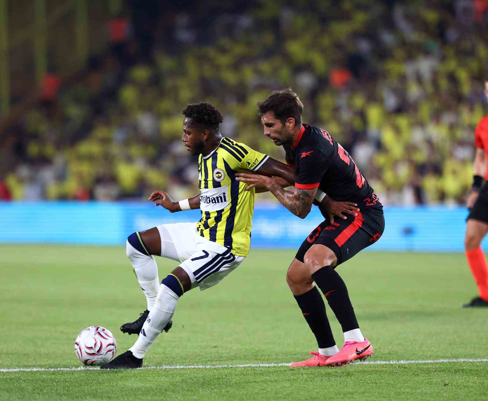 UEFA Şampiyonlar Ligi: Fenerbahçe: 1 - Gornik Zabrze: 0 (İlk yarı)