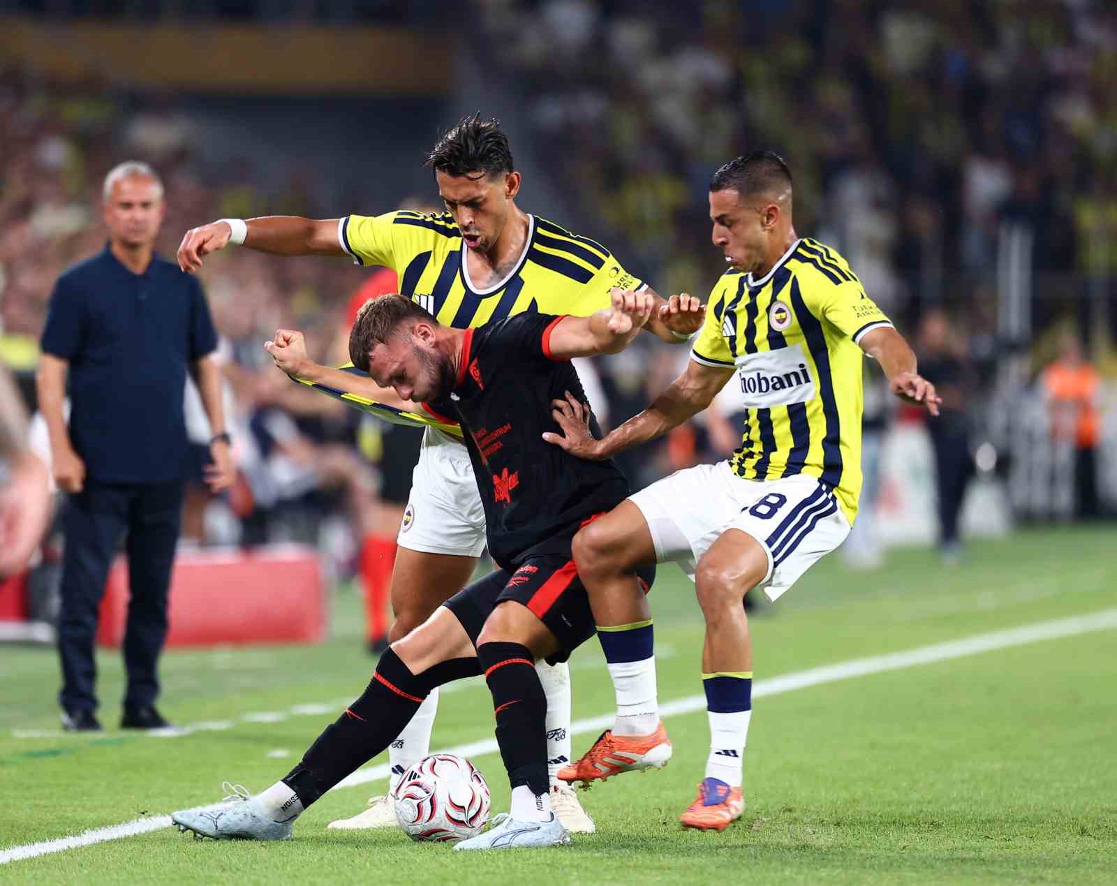 UEFA Şampiyonlar Ligi: Fenerbahçe: 1 - Gornik Zabrze: 0 (İlk yarı)