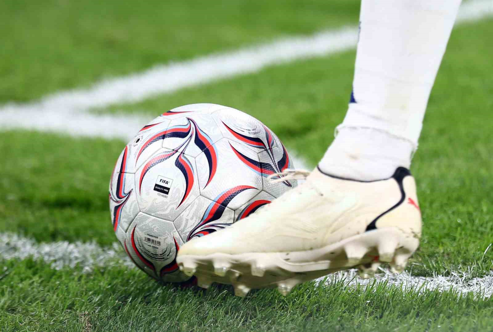UEFA Şampiyonlar Ligi: Fenerbahçe: 1 - Gornik Zabrze: 0 (İlk yarı)