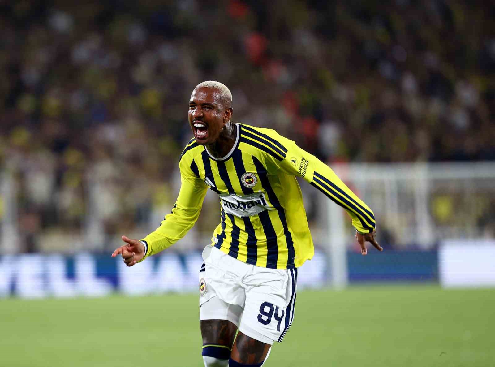 UEFA Şampiyonlar Ligi: Fenerbahçe: 1 - Gornik Zabrze: 0 (İlk yarı)