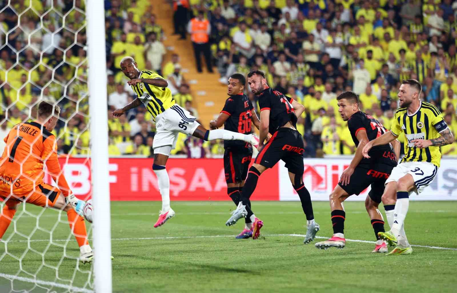 UEFA Şampiyonlar Ligi: Fenerbahçe: 1 - Gornik Zabrze: 0 (Maç sonucu)