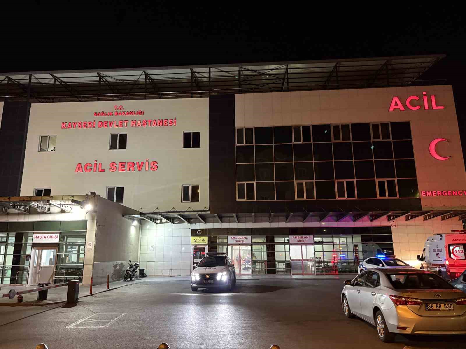 Tabancayla yaraladıkları şahsı hastaneye bırakıp kaçtılar: 1 yaralı