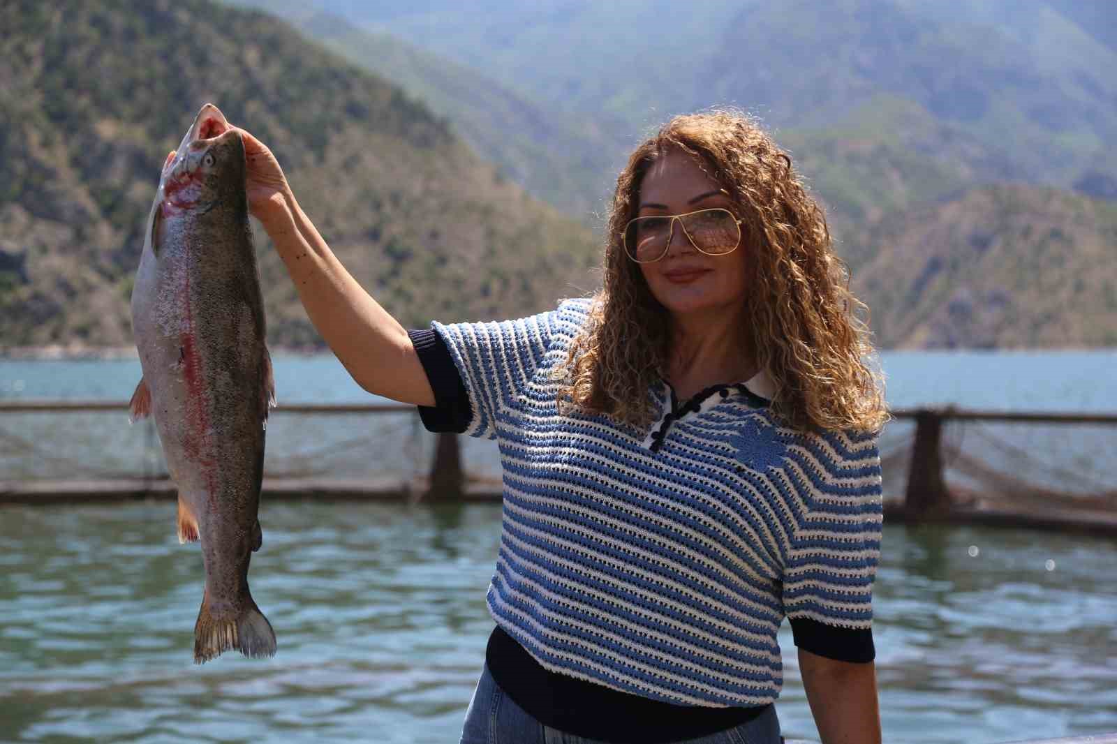 Çoruh Havzası’nda üretilen Türk somonları dünya sofralarında