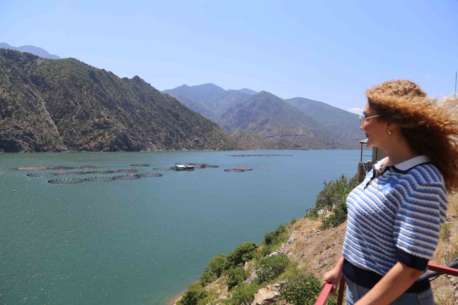 Çoruh Havzası’nda üretilen Türk somonları dünya sofralarında