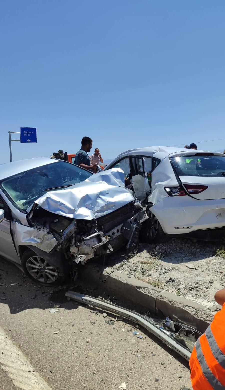 Kayseri’de feci kaza: 2 ölü, 9 yaralı