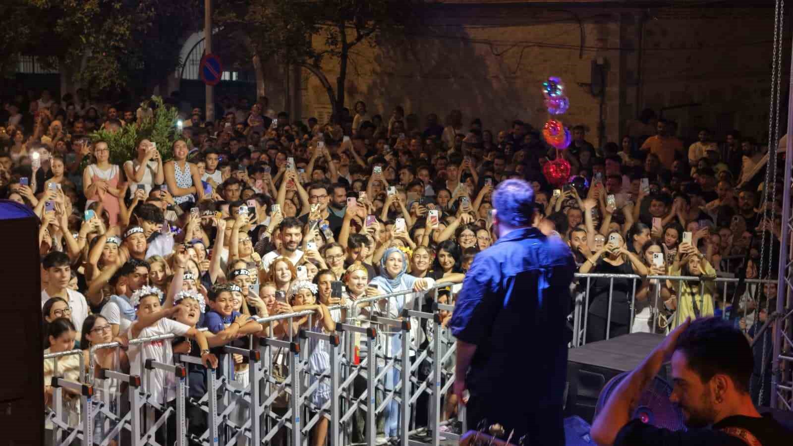 Aydın Büyükşehir Belediyesi Nazillili vatandaşları yaz konserinde buluşturdu
