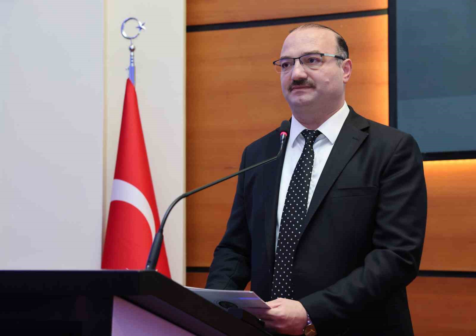 Prof. Nicholas A. Kotov Atatürk Üniversitesinde konferans düzenledi