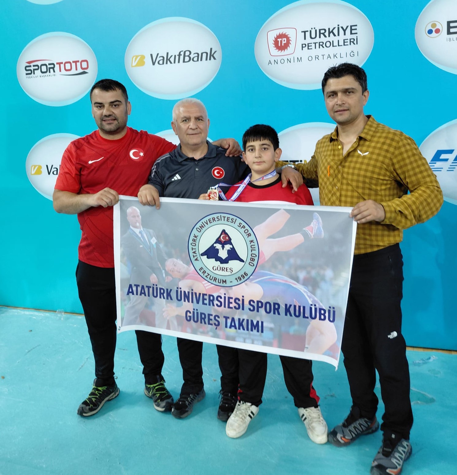 Atatürk Üniversitesi spor kulübünden güreşte Türkiye şampiyonluğu gururu