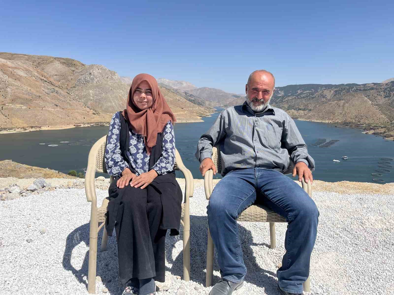 Bakan Kurum, Adıyaman’da depremden sonra inşa edilen köy evlerini paylaştı