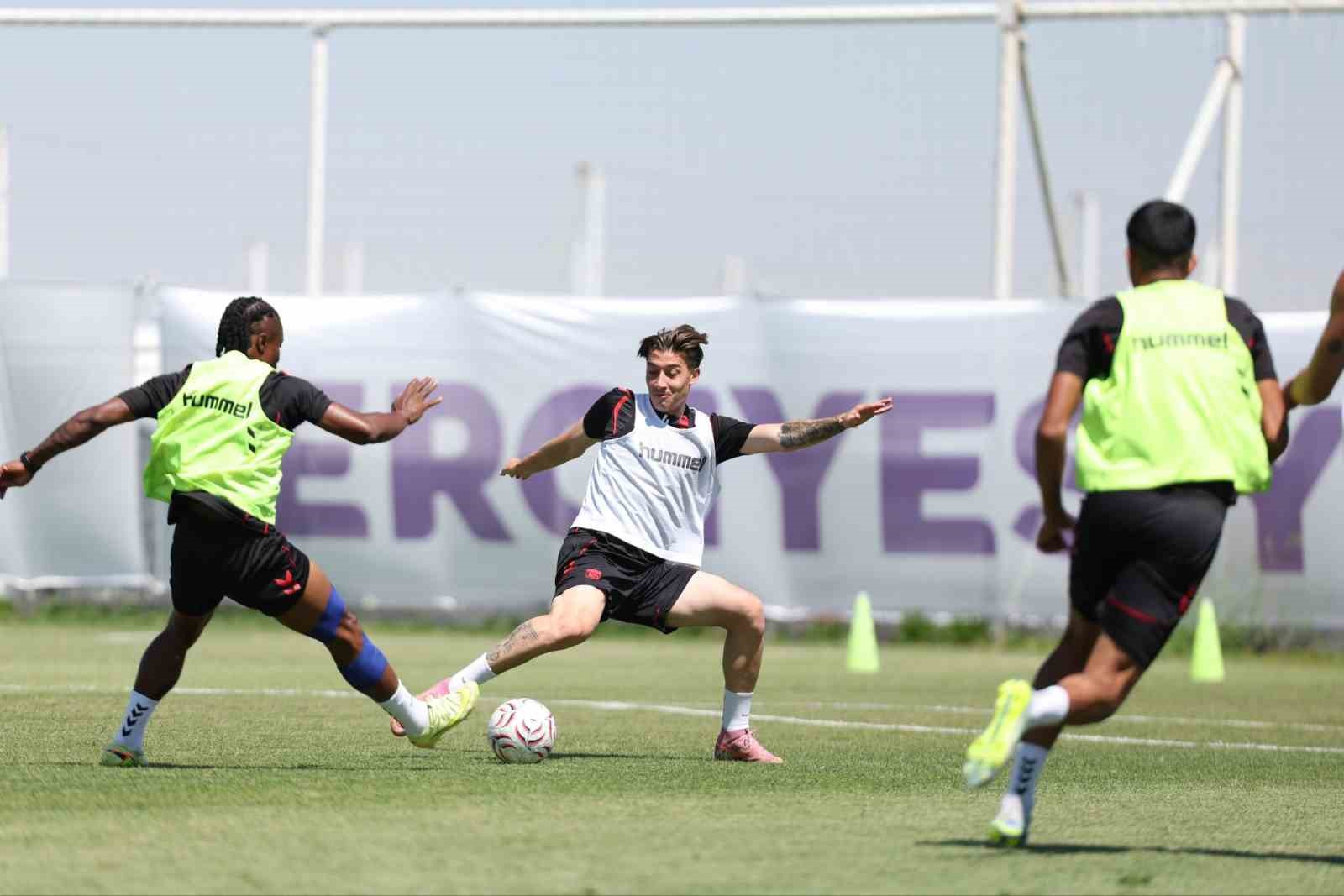 Sivasspor’da 2. etap kampı başladı