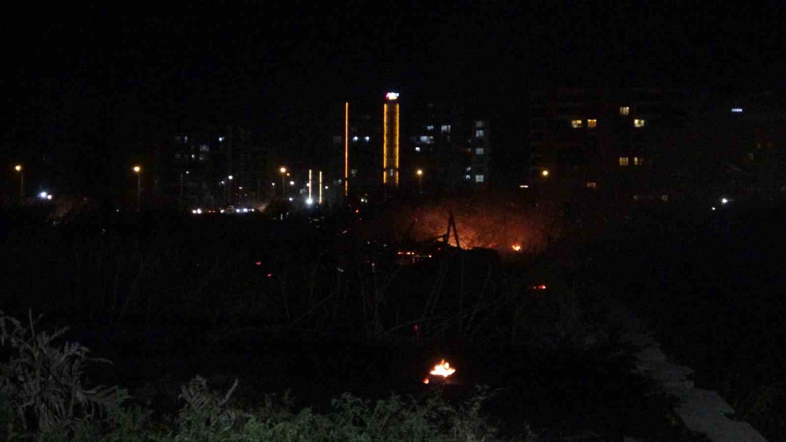 Çanakkale’de tarım arazisindeki yangın kontrol altına alındı