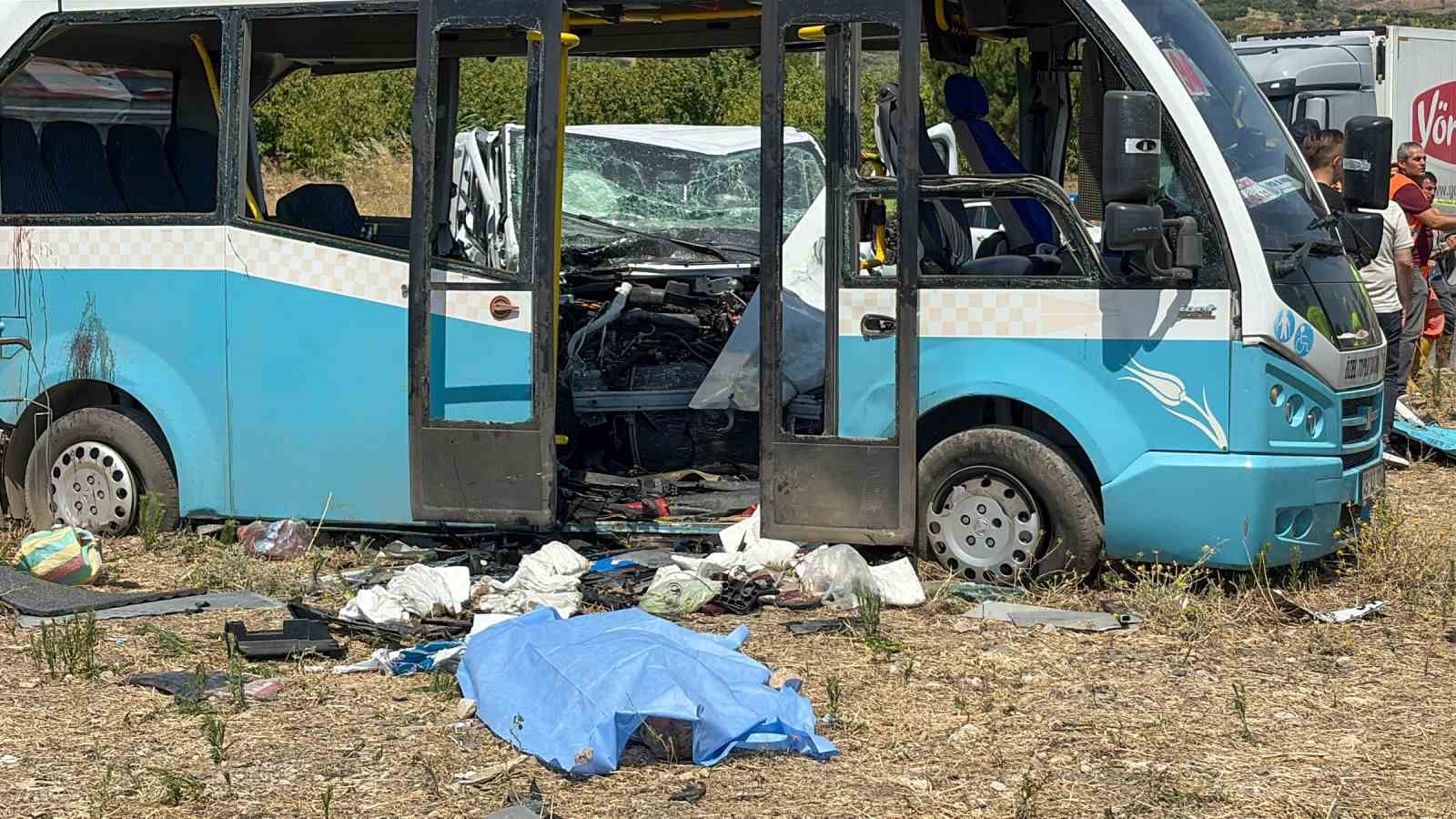 Manisa’da feci kaza 1 ölü 11 yaralı