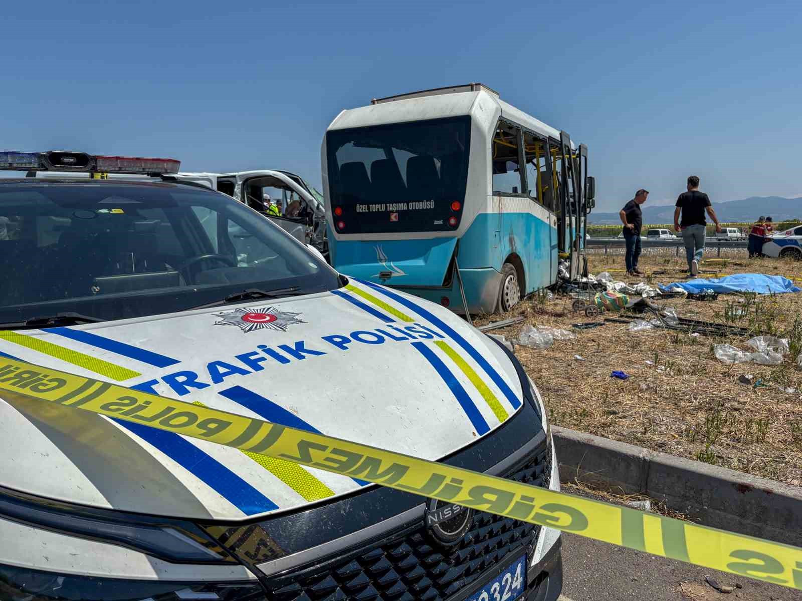 Manisa’da feci kaza 1 ölü 11 yaralı