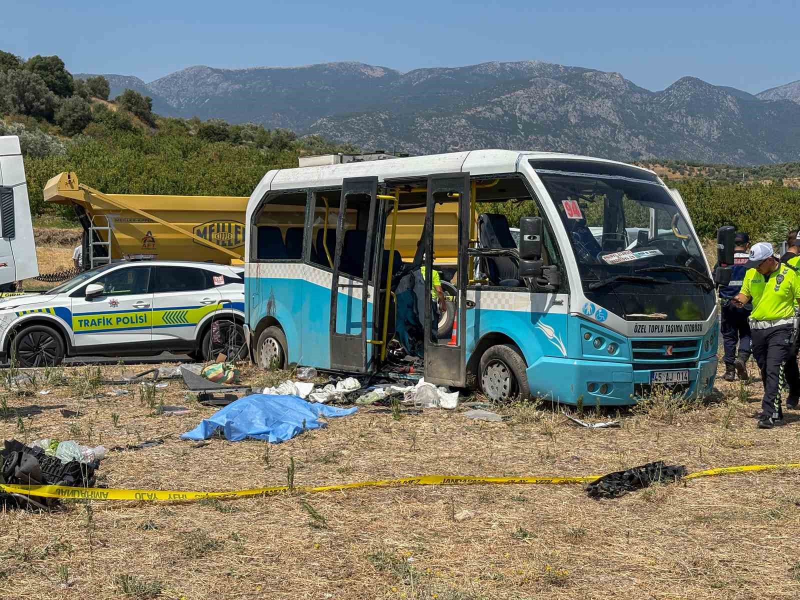 Manisa’da feci kaza 1 ölü 11 yaralı