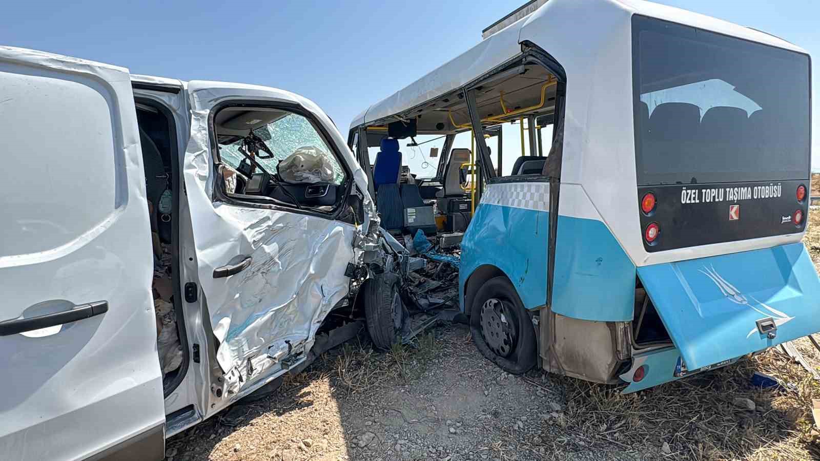 Manisa’da feci kaza 1 ölü 11 yaralı