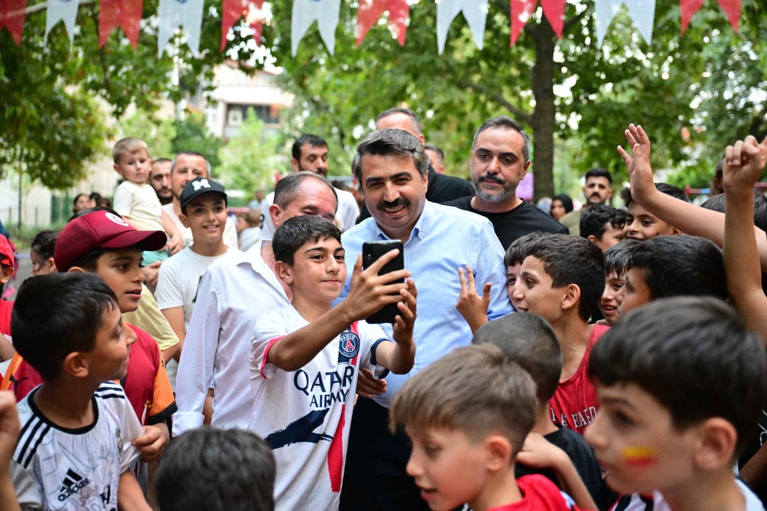 Başkan Yılmaz’dan miniklere sürpriz