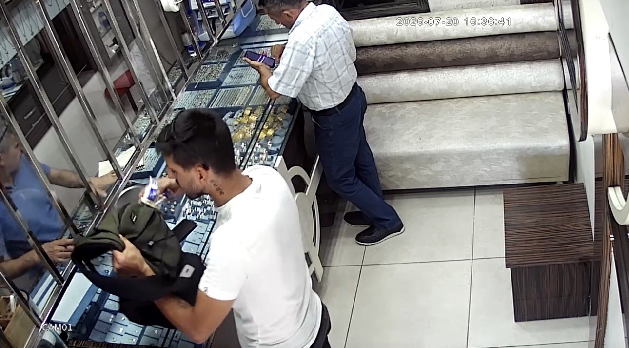 Milyonlarca lira değerindeki altınları alıp sırra kadem bastı