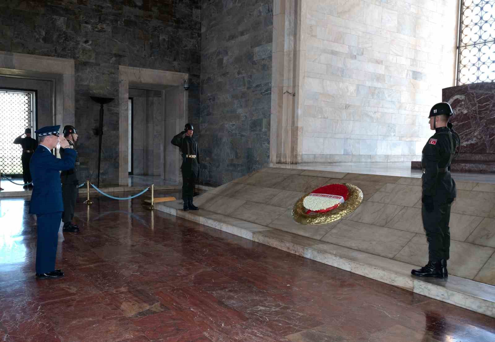 ABD Genelkurmay Başkanı Orgeneral Caine, Anıtkabir’i ziyaret etti