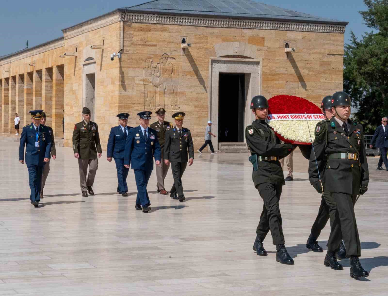 ABD Genelkurmay Başkanı Orgeneral Caine, Anıtkabir’i ziyaret etti