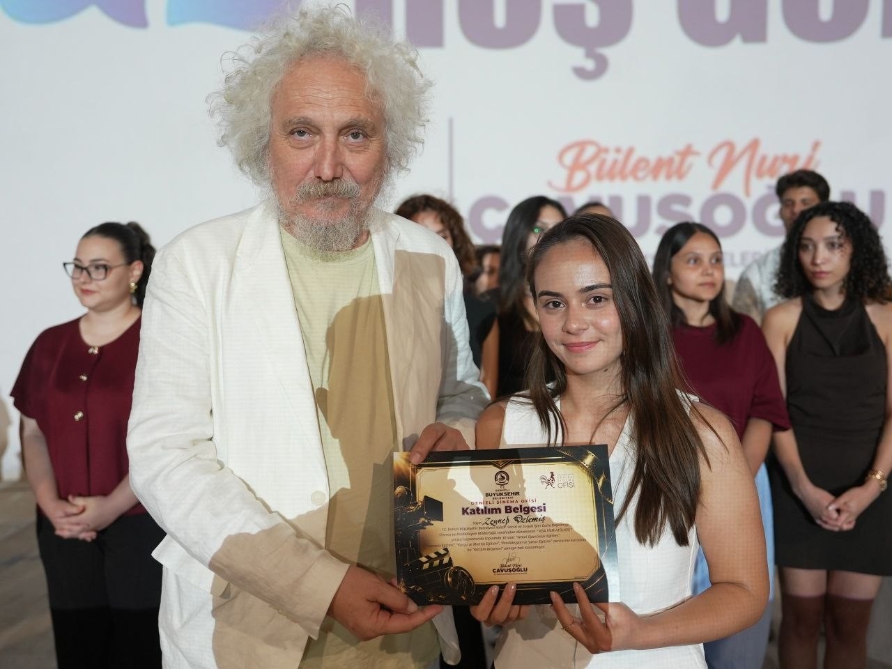 Denizli Büyükşehir’in yaz sinemalarında usta sanatçılar sinemaseverlerle buluştu