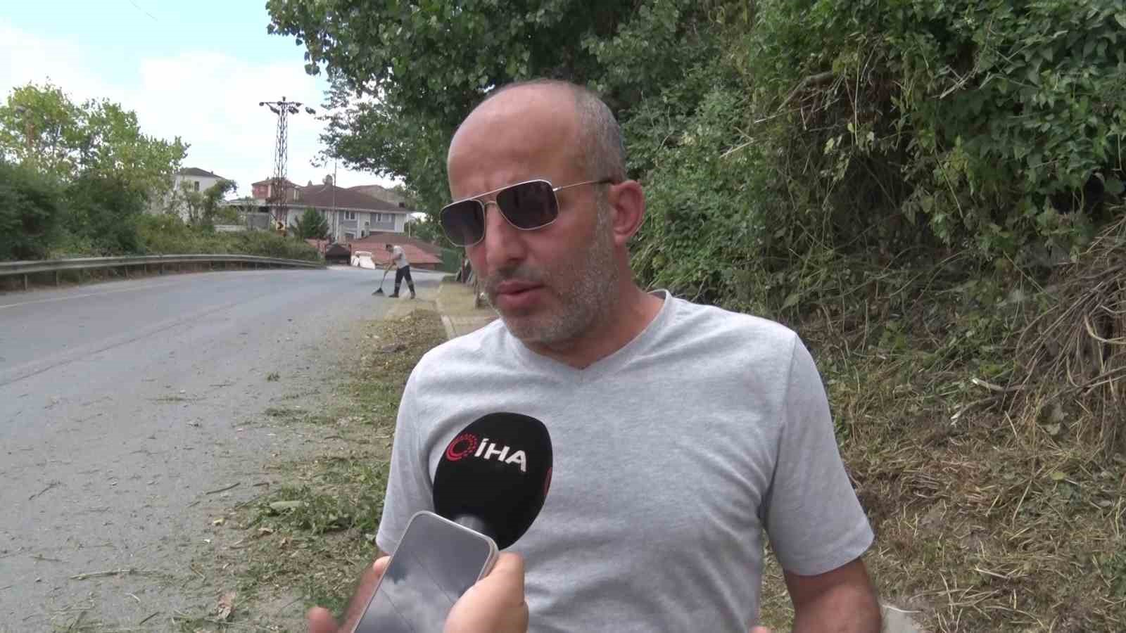 İBB’nin sorumluluğundaki yollarda otlar metrelerce uzadı, temizliği Beykoz Belediyesi yaptı