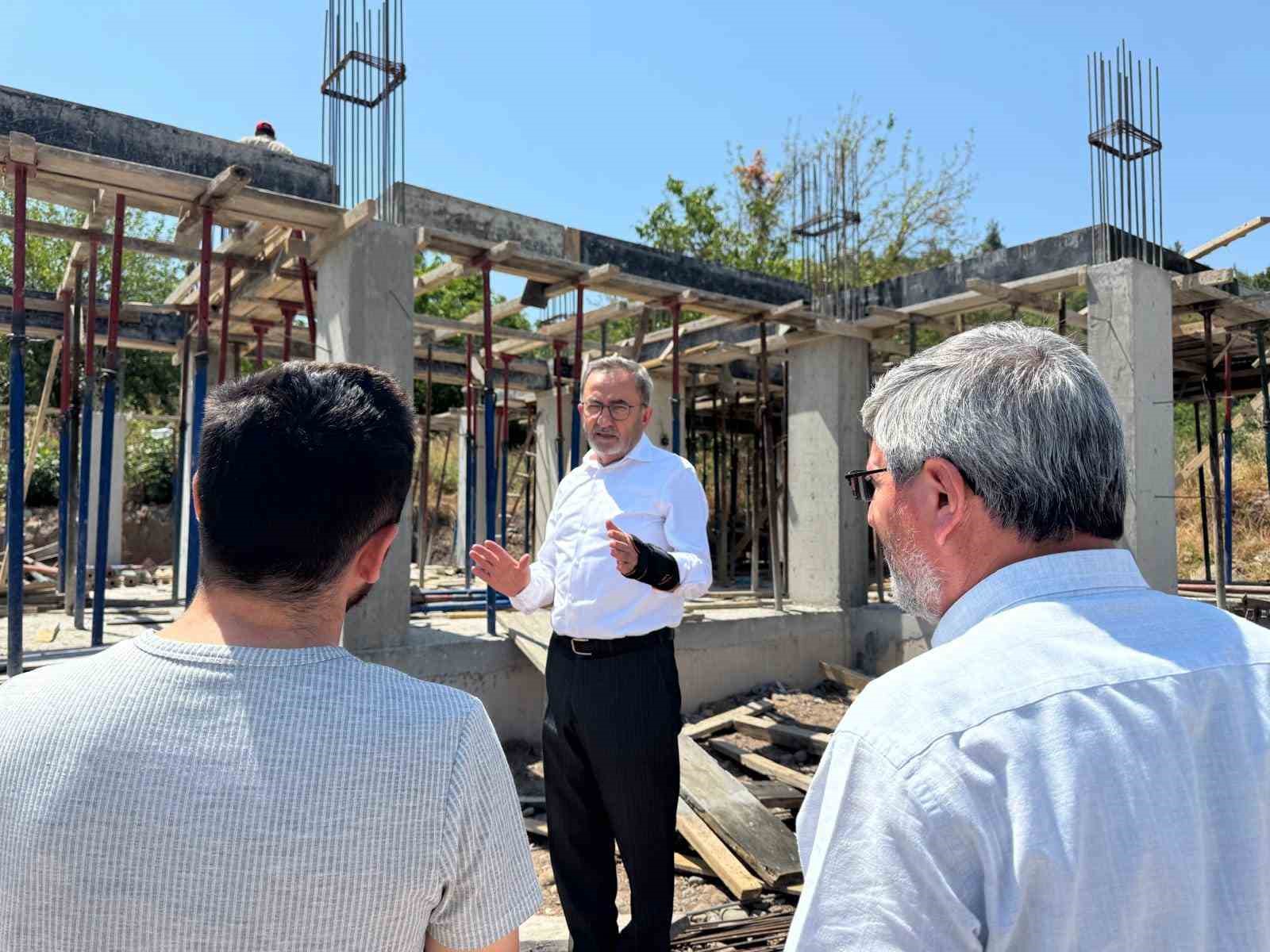 Sındırgı’da depremden etkilenen camiler yeniden yükseliyor