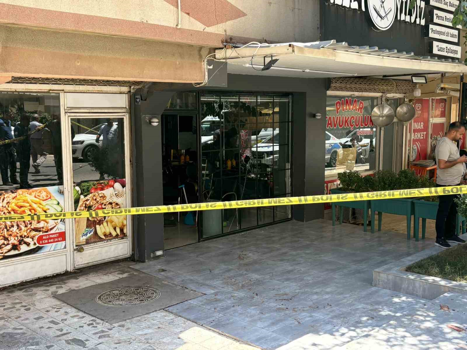 Ablası ile tartışan eniştesinin berber dükkanını tüfekle bastı: 4 yaralı
