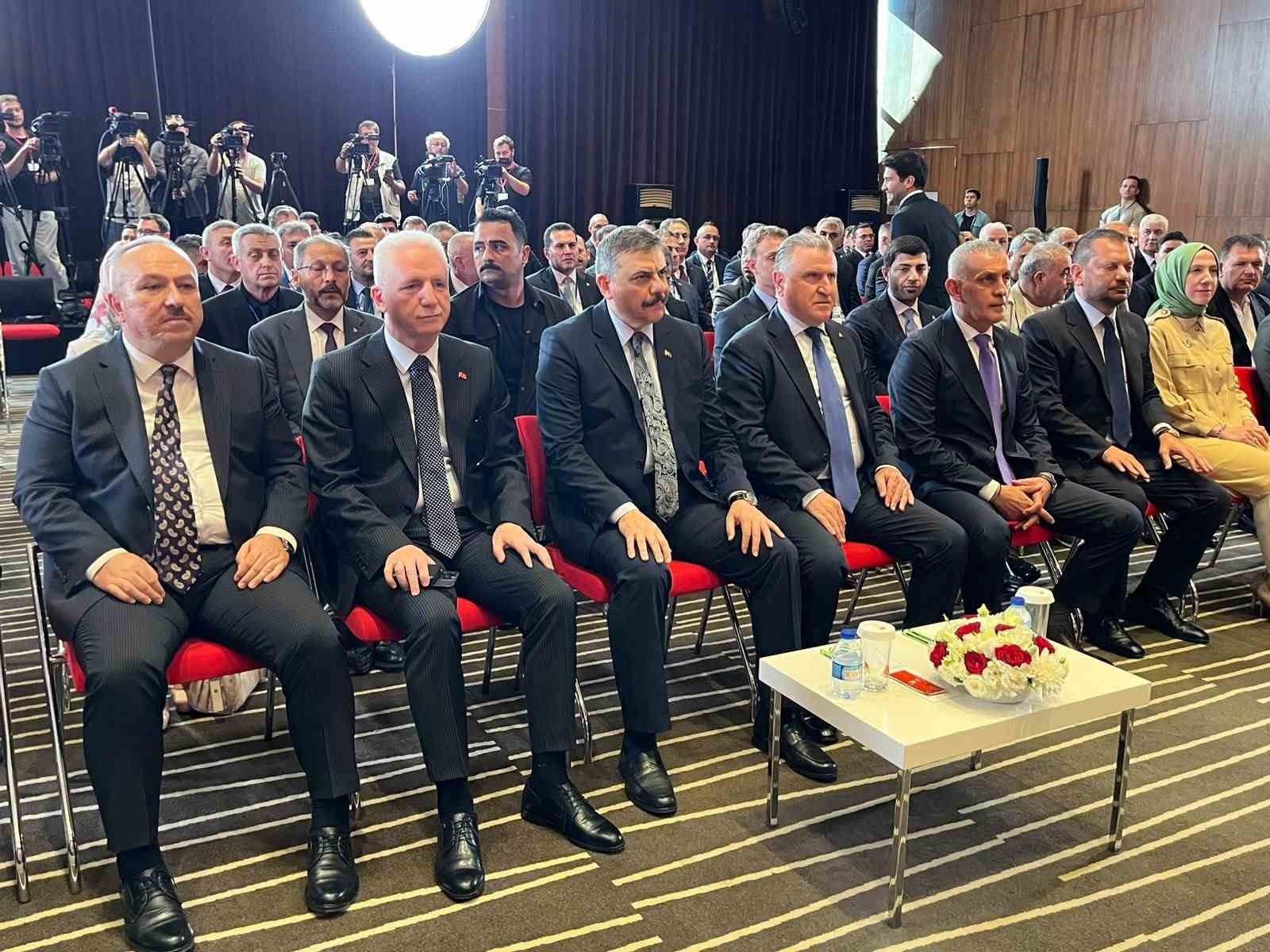 Gençlik ve Spor Bakanı Bak: "Türkiye futbolunun, Türk sporunun güçlü olmasını istiyoruz"