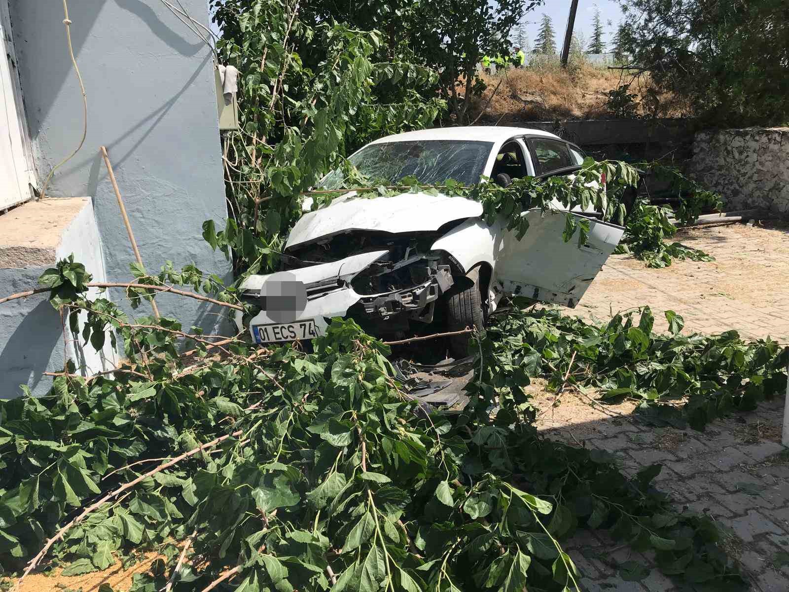 Tırın patlayan lastiğinden savrulan parçalar kazaya sebep oldu: 3’ü çocuk 8 yaralı