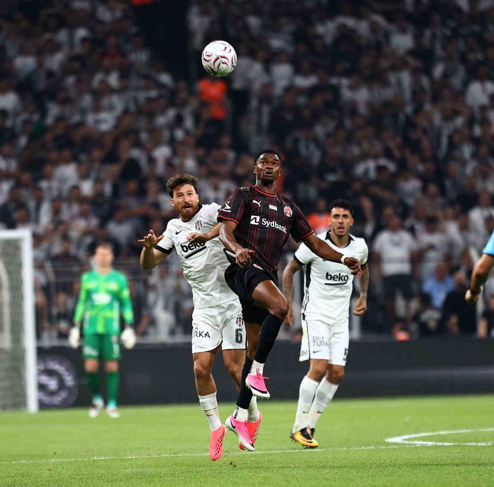 UEFA Avrupa Ligi: Beşiktaş: 0 - Midtjylland: 0 (Maç devam ediyor)