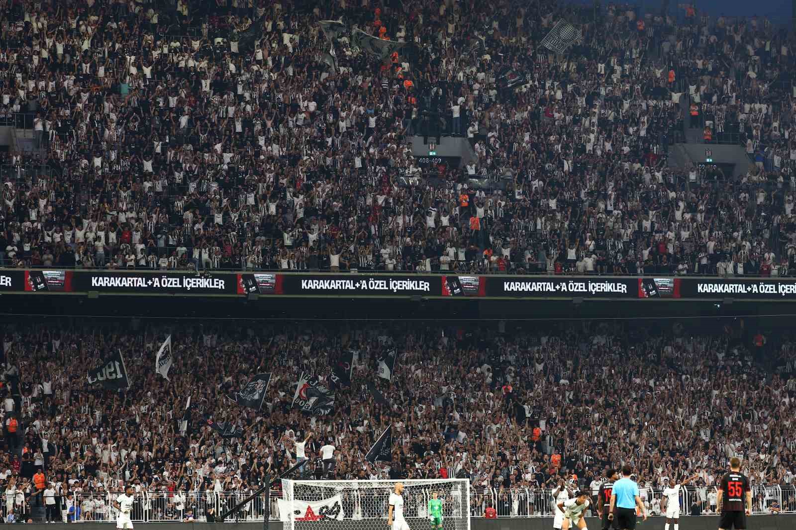 UEFA Avrupa Ligi: Beşiktaş: 0 - Midtjylland: 0 (Maç devam ediyor)