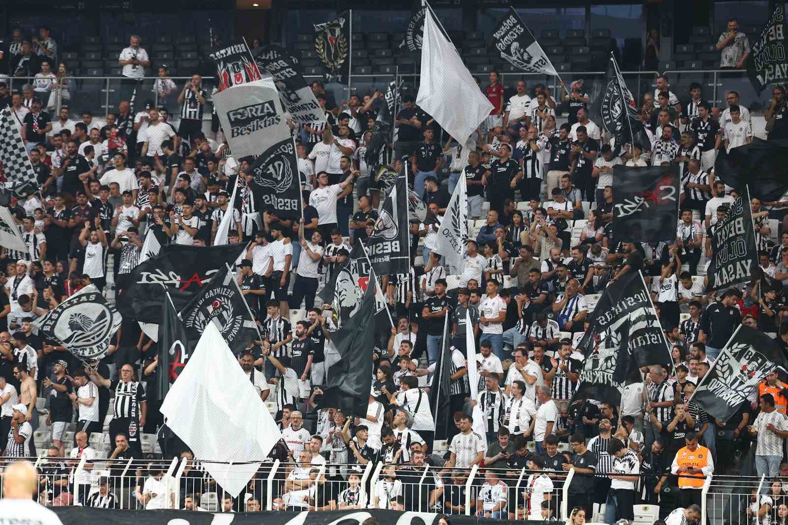 UEFA Avrupa Ligi: Beşiktaş: 0 - Midtjylland: 0 (Maç devam ediyor)