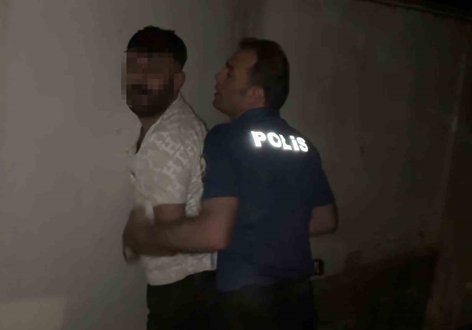 Polise direnip kaçtı, otopark girişinde böyle yakalandı