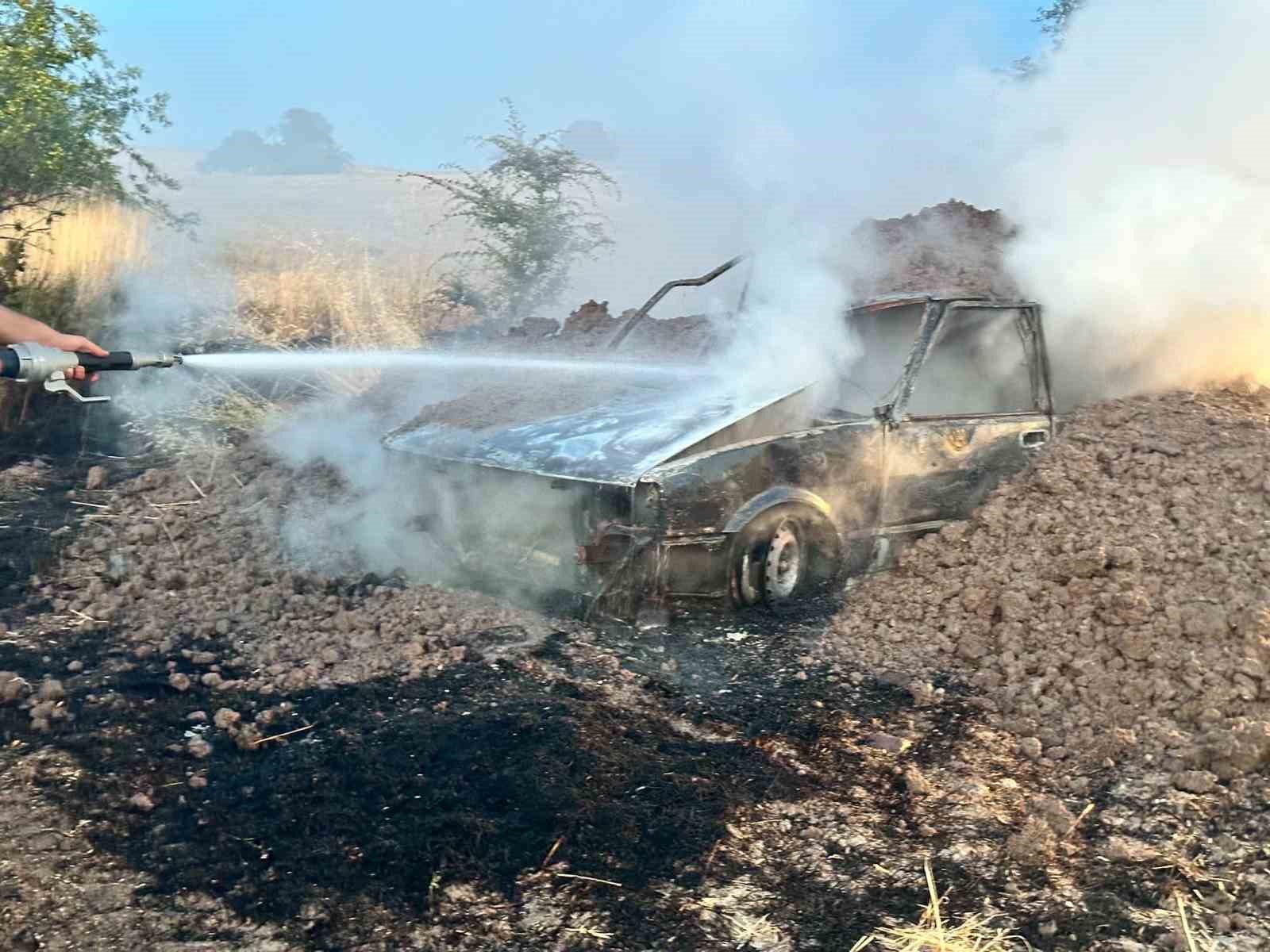 Ankara’da aracın alev alması ile çıkan yangın söndürüldü