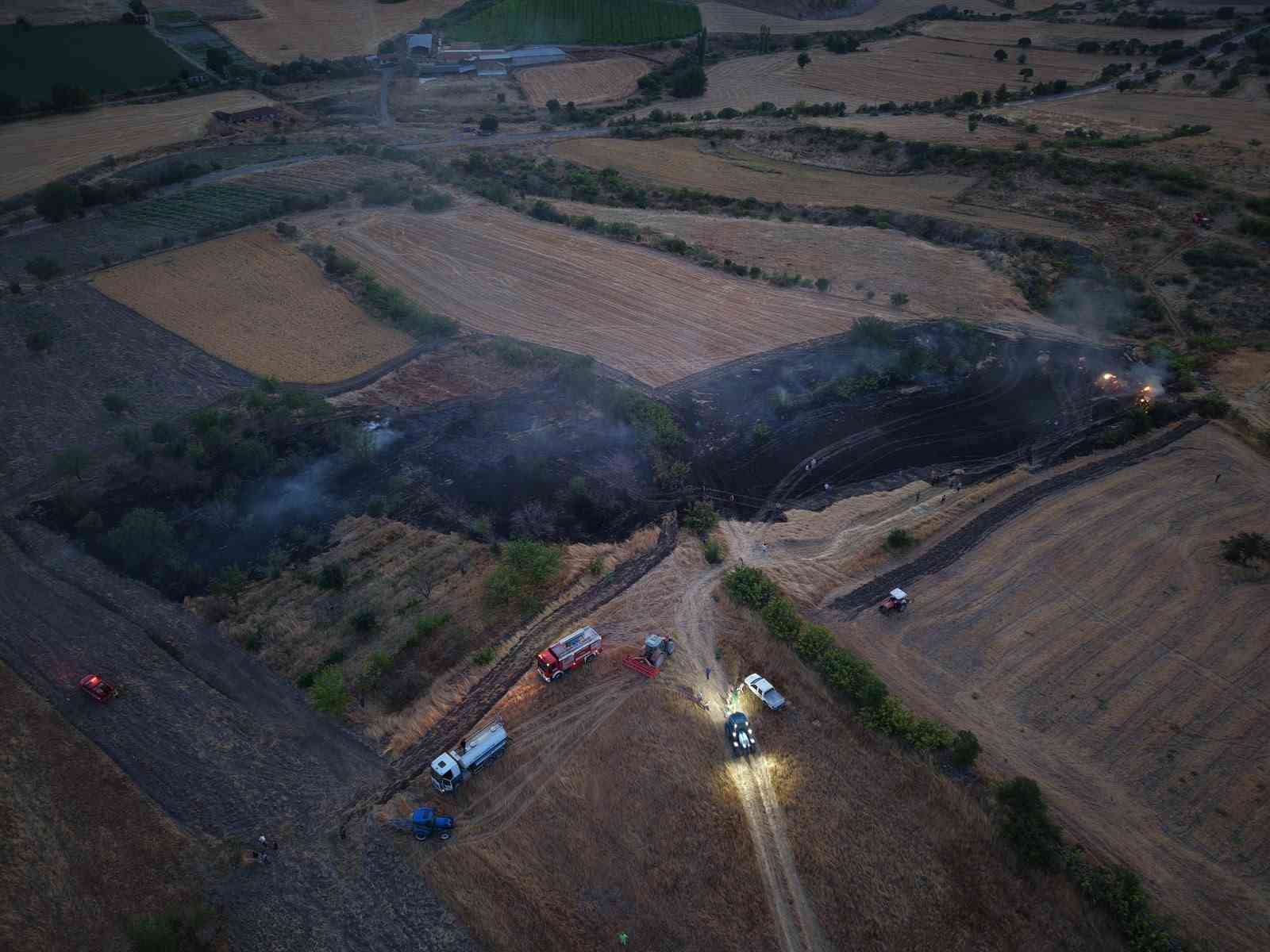 Ankara’da aracın alev alması ile çıkan yangın söndürüldü