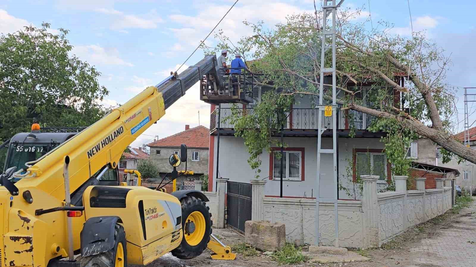 Samsun’da şiddetli sağanak ve dolu zarara yol açtı