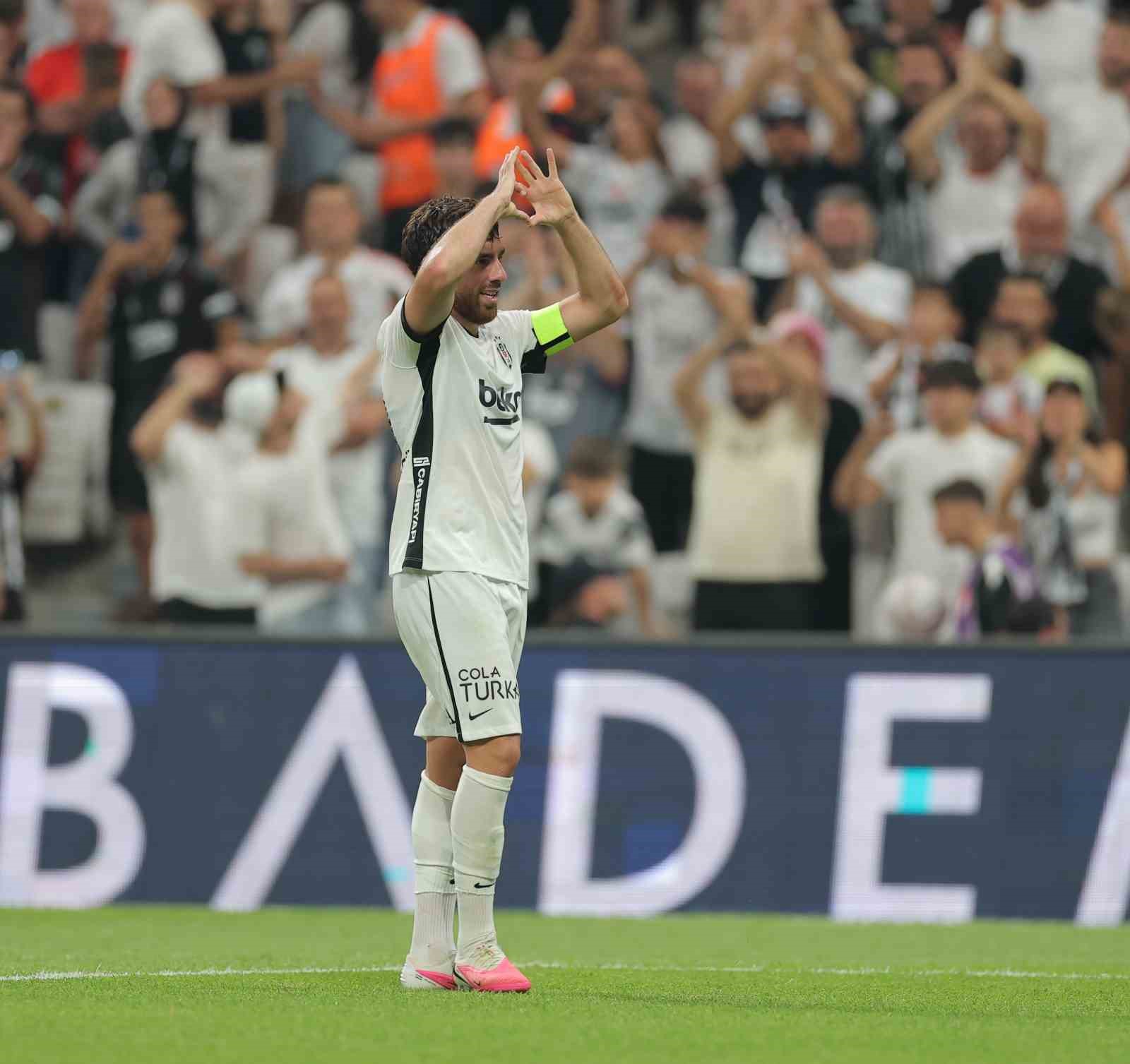 UEFA Avrupa Ligi: Beşiktaş: 1 - Midtjylland: 0 (İlk yarı)