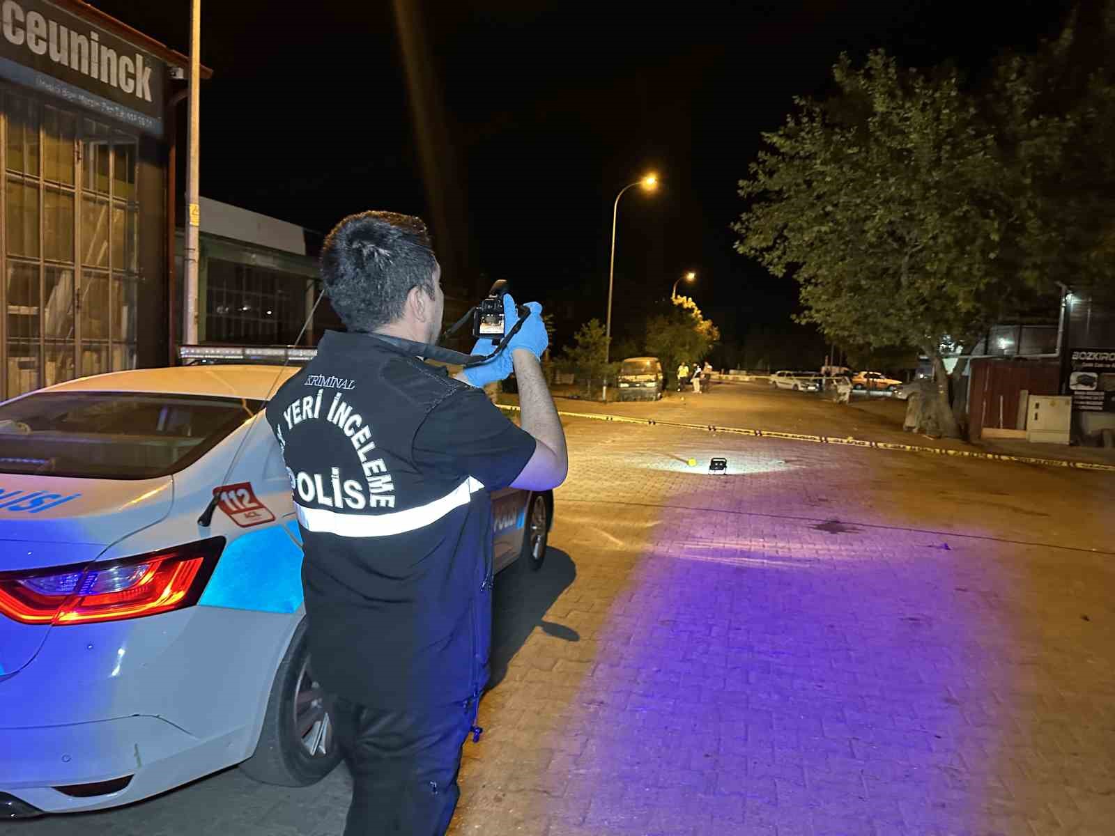 Uşak’ta iki esnaf arasındaki tartışma silahlı kavgaya dönüştü: 13 yaralı