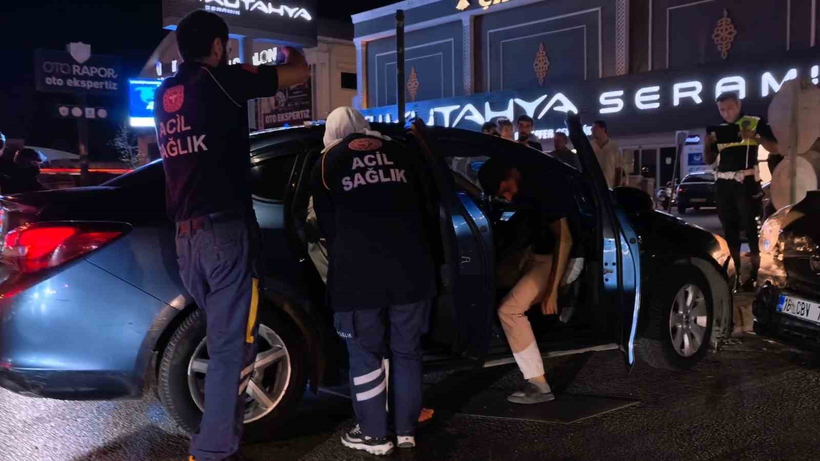 İnegöl’de zincirleme kaza: 5 yaralı