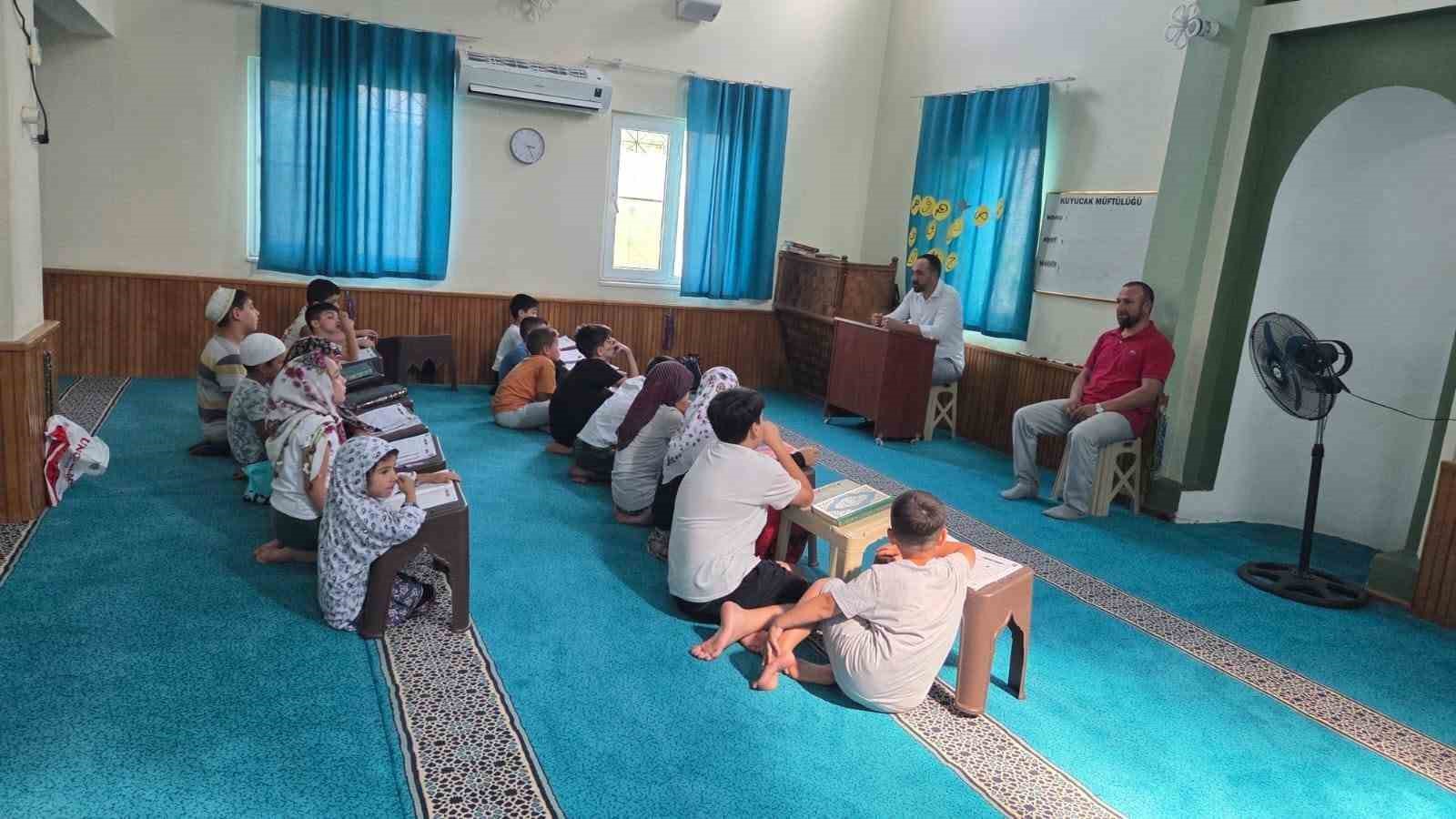 Kuyucak’ta Yaz Kur’an Kursu öğrencilerine rehberlik seminerleri