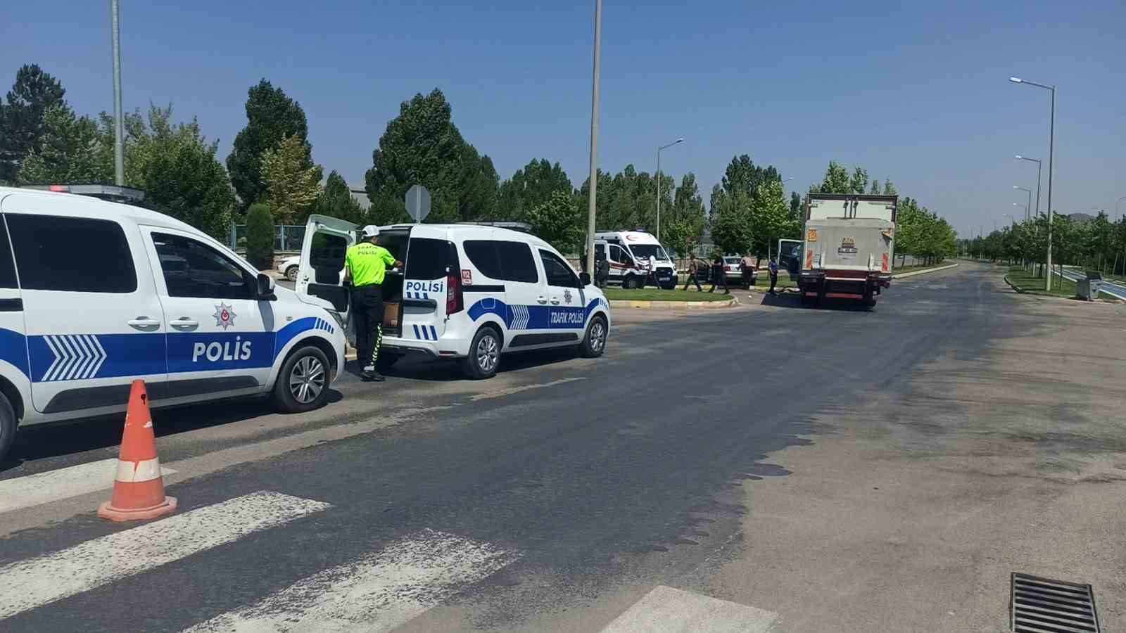 Konya’da otomobil ile kamyon çarpıştı: 3 yaralı