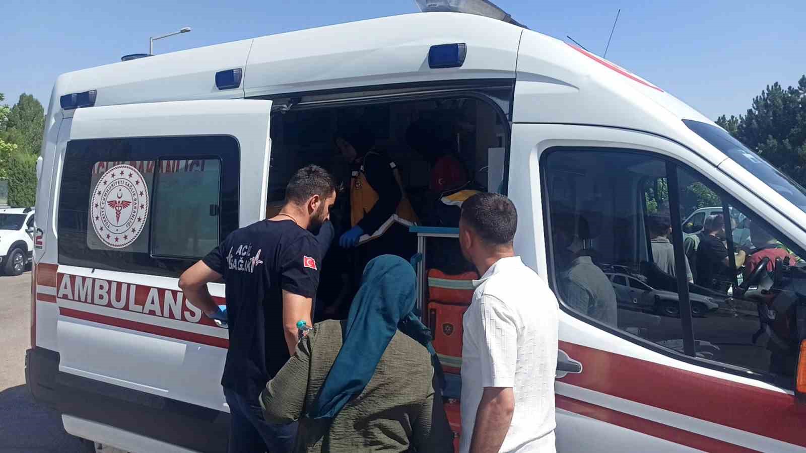 Konya’da otomobil ile kamyon çarpıştı: 3 yaralı