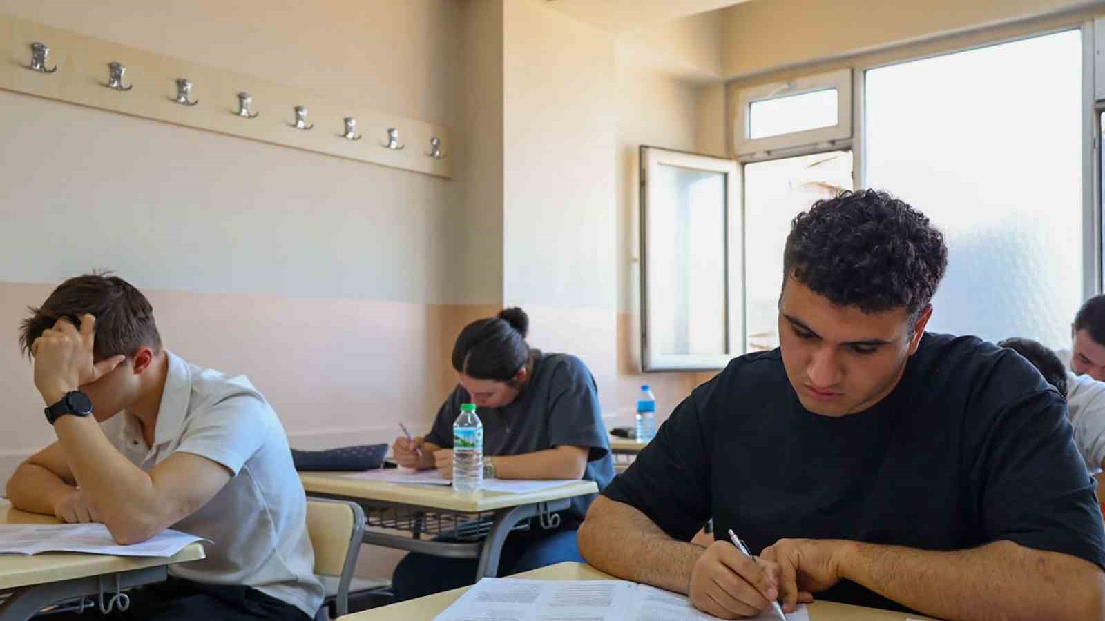 Esenler’de Mihmandar Akademi başarıya doymuyor