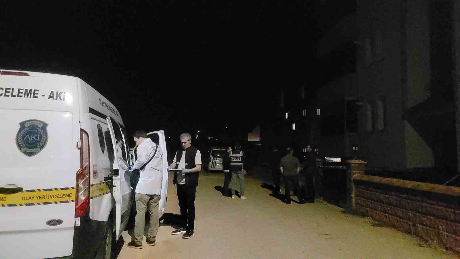 Balkondan düşen yaşlı adam hayatını kaybetti